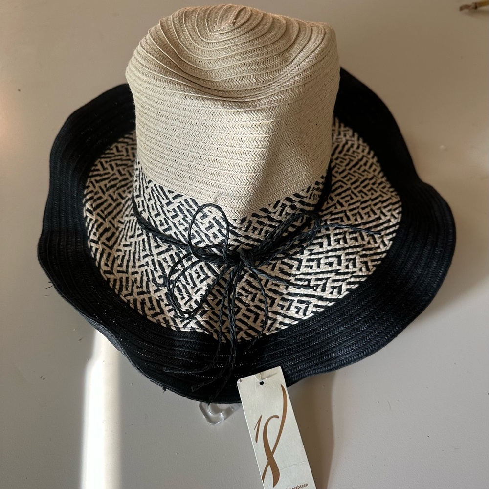 COLLECTION 18, black and cream straw hat with a bendable brim. NWT!